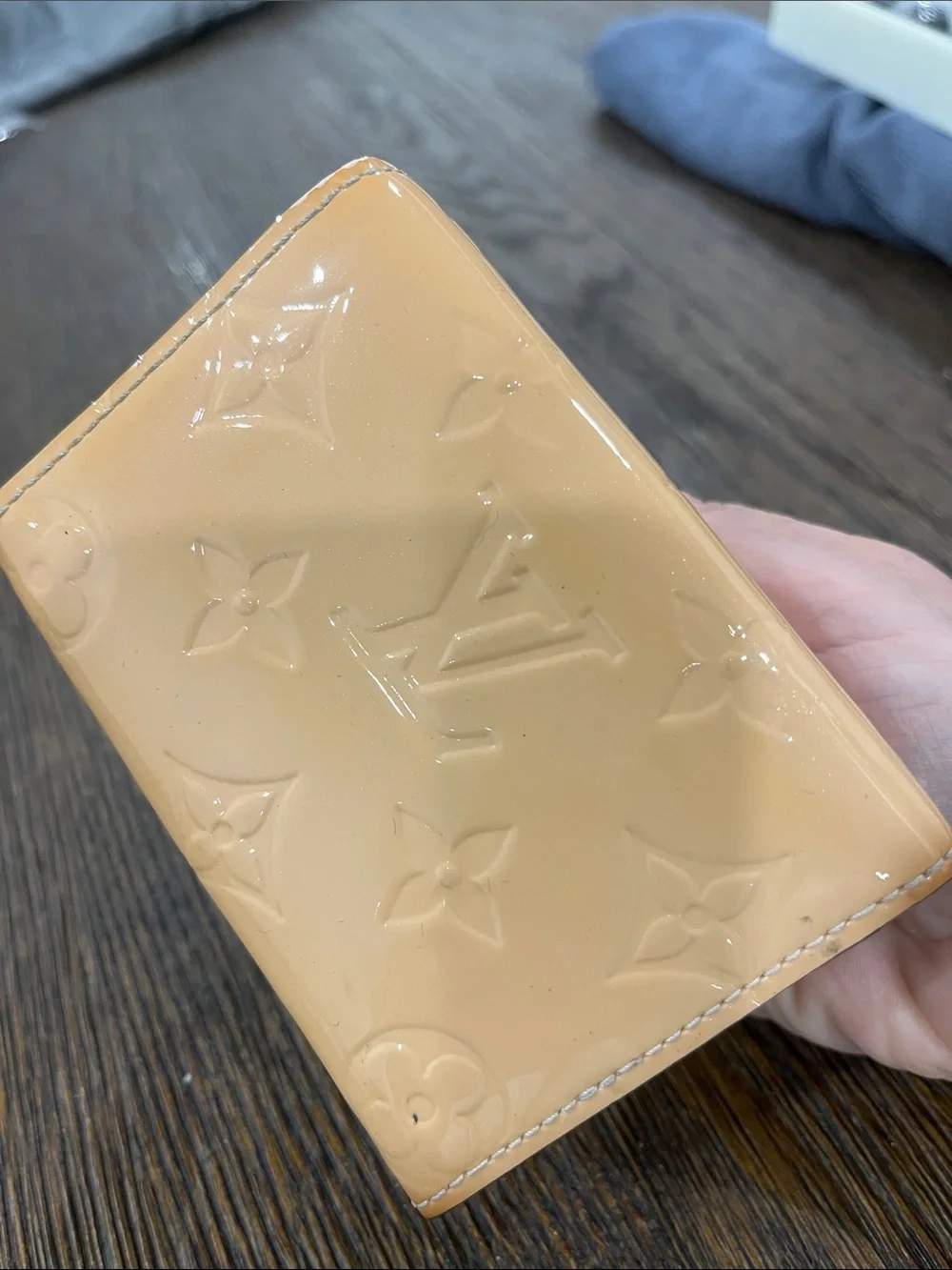 Louis Vuitton Beige/ nude Patent Monogram key Case